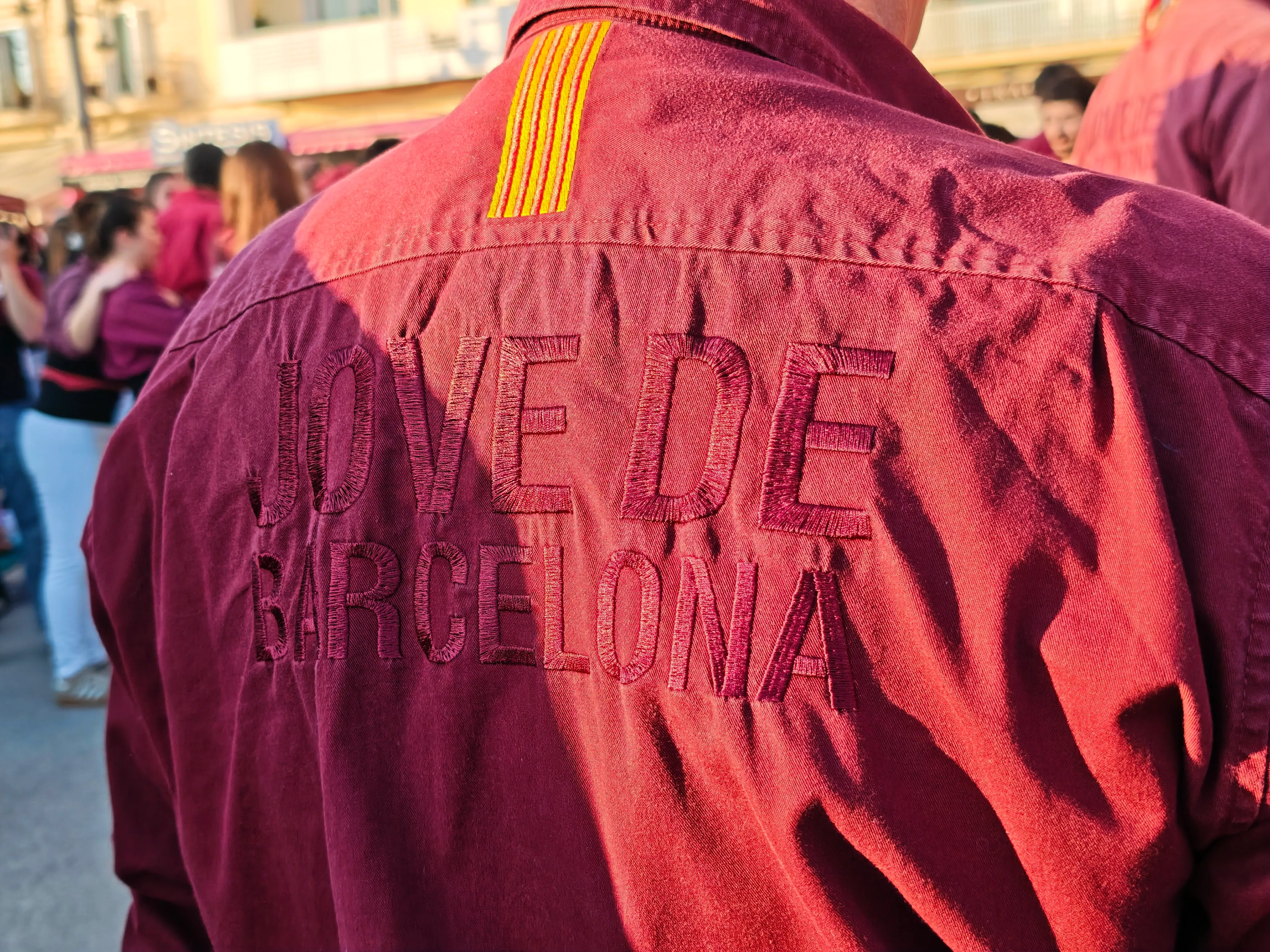 camisa jove barcelona detall